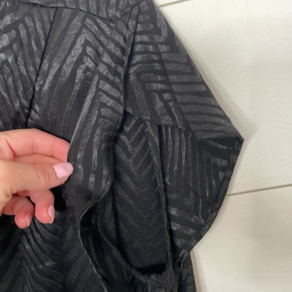 White House Black Market Jacquard Blouse - Picture 4 of 6